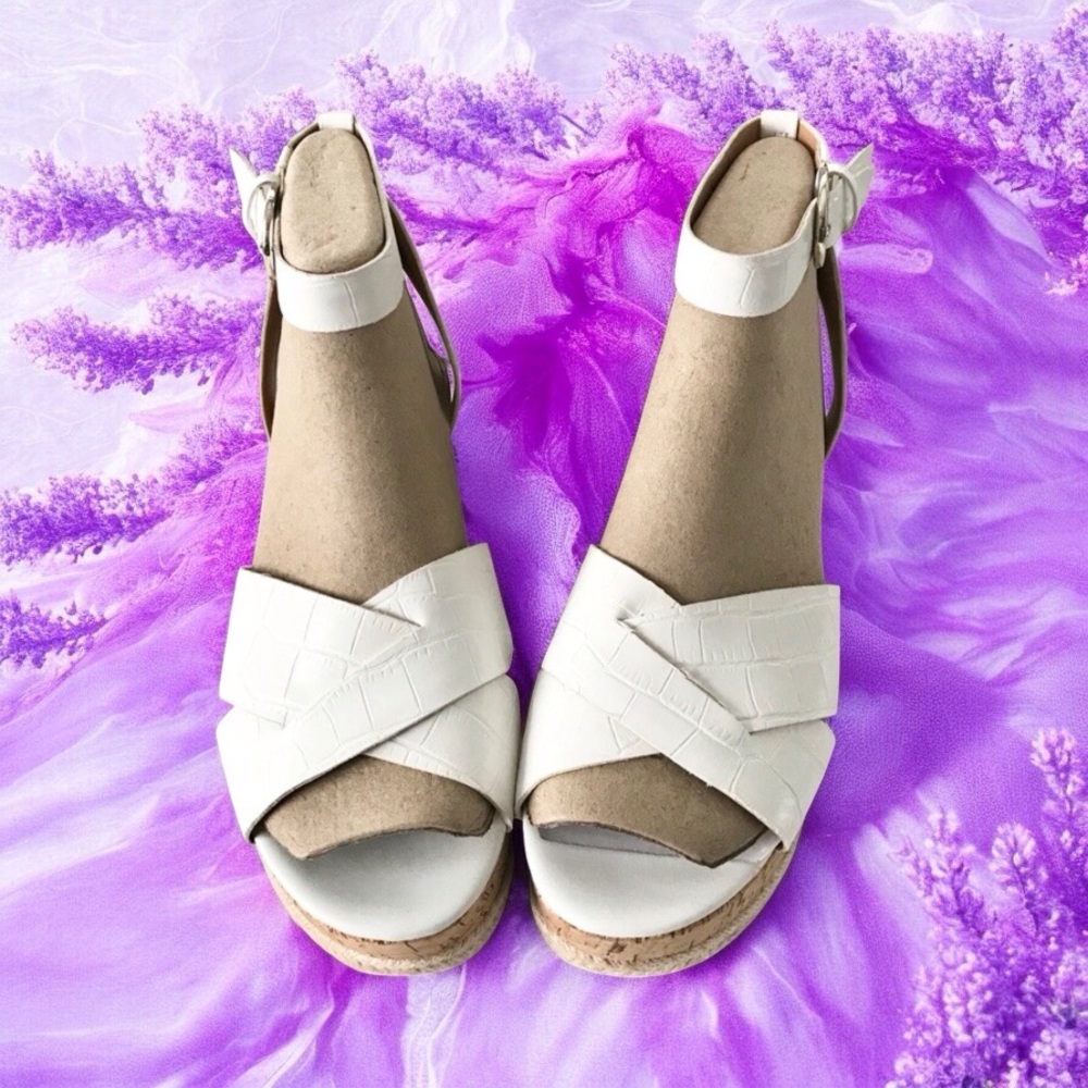 🆕Marc Fisher Sandals